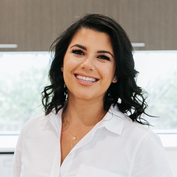 Meet your Posher, Andrea - Picture 1 of 1